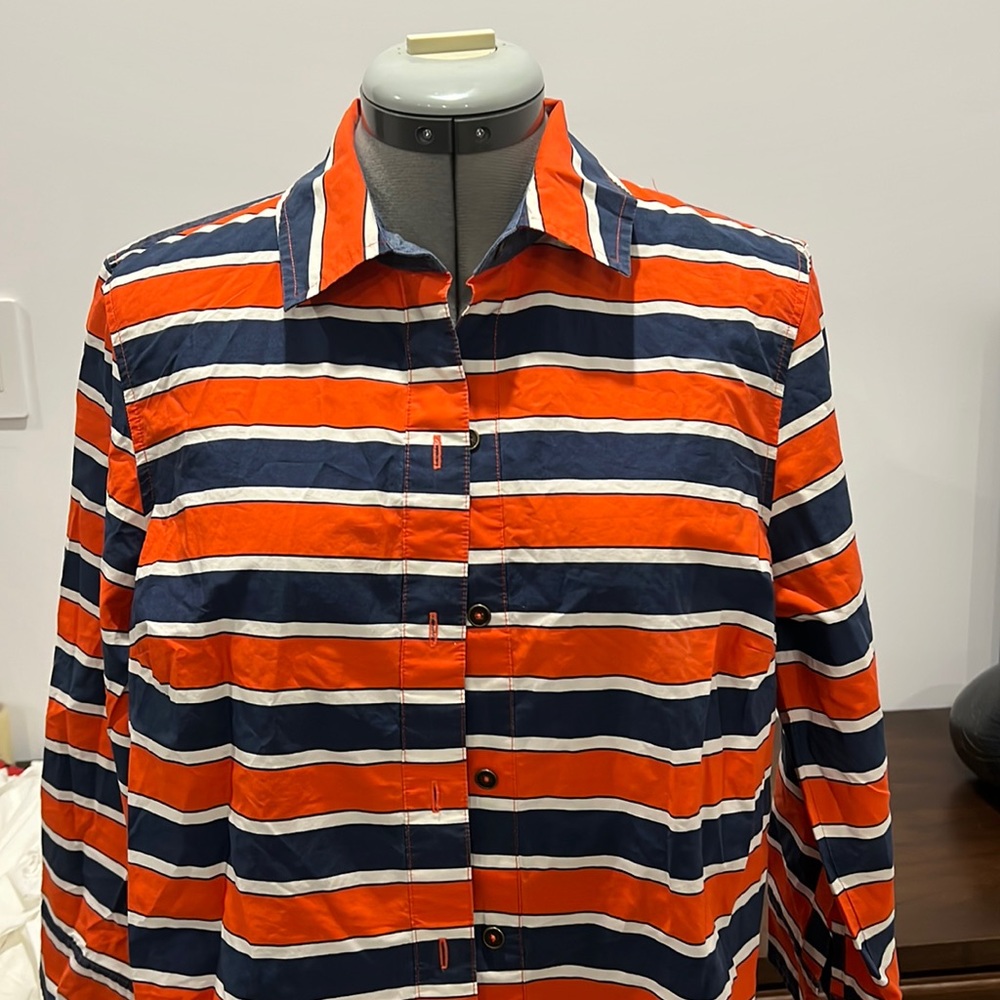 Navy blue, orange, white horizontal strips